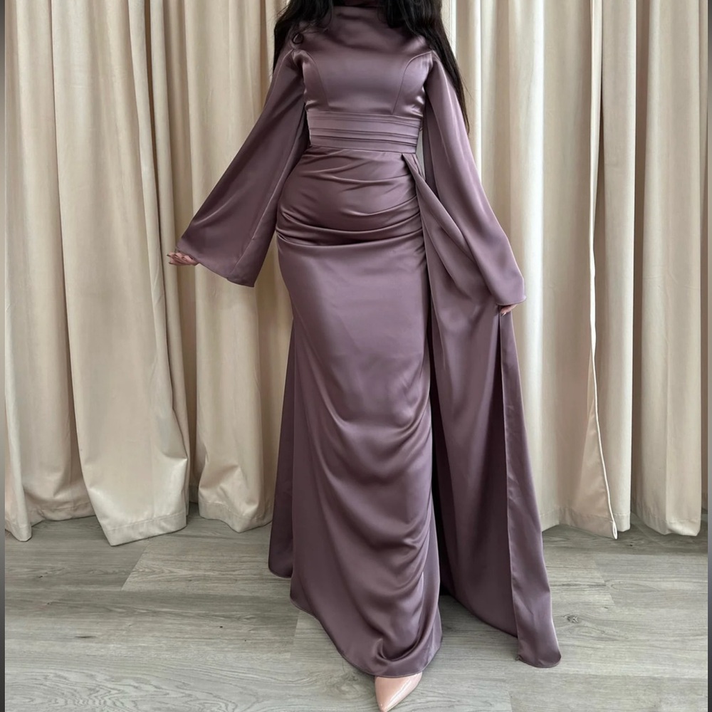 Elegant Mauve Wedding Gown